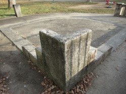 22六條院児童公園噴水