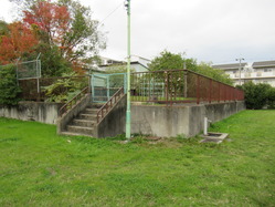 156南岩本公園プール跡