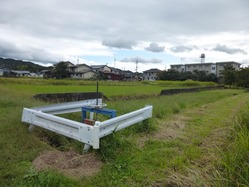 旧格納庫近くの擁壁