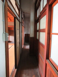 26新道小学校作法室隙間