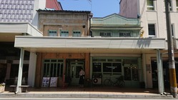 22大開通の復興商店建築群