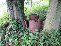 18ドラム缶残骸