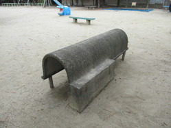 119紫野柳公園コンクリート製遊具
