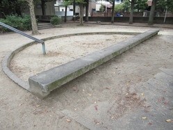 118紫野柳公園長ベンチ