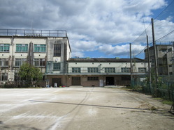 新道小学校講堂