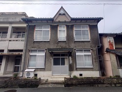 11��̳����ۡ�Ĺ�ͻԸ���Į