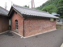24敦賀港駅ランプ小屋 明治15年