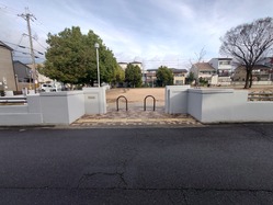 6高原児童公園南側西門