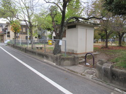 25西町児童公園西塀