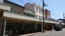 21大開通の復興商店建築