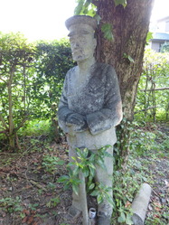 旧保津小学校乃木大将像2