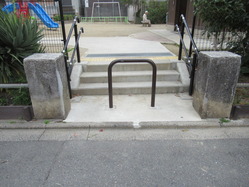 34北町児童公園西側南門