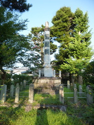 旧保津小学校忠魂碑1