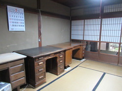 8辻徳商店和室
