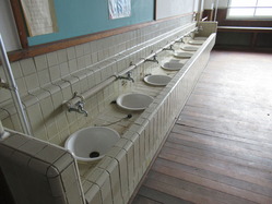 15新道小学校手洗い場