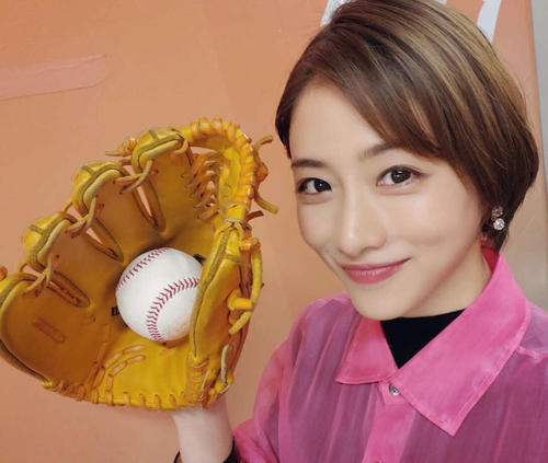 可憐 バッサリ 石原さとみ キュートなショートヘアに衝撃 輝くもっと美容 もっと健康