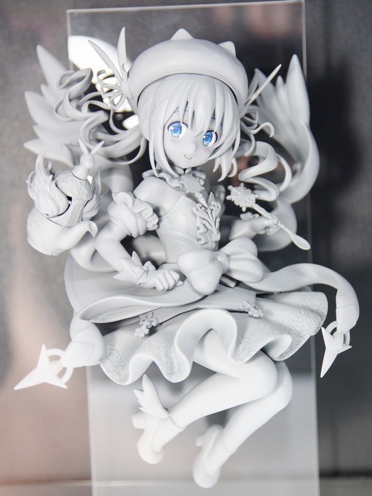 Megahobby_ANIPLEX16