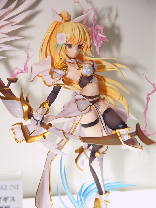 MegaHobby2016S_AMAKU07