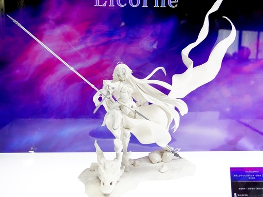 MegaHobby2019s_Licorne06