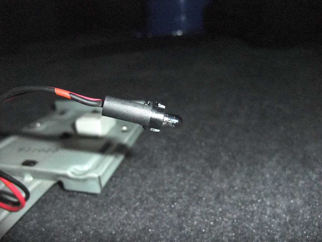今夜のクルマいじり 灰皿 イルミネーションバルブ 交換 右往左往