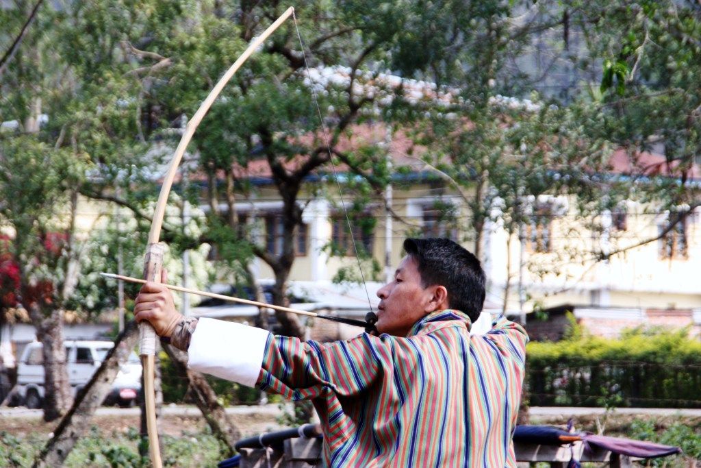 ブータン伝統競技・アーチェリー4 サルパン編 : ブータン・ダイアリー