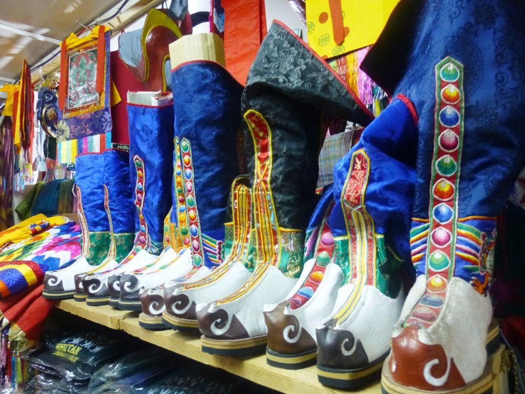 ブータンでブーツをオーダーする : ブータン・ダイアリー Bhutan Diary
