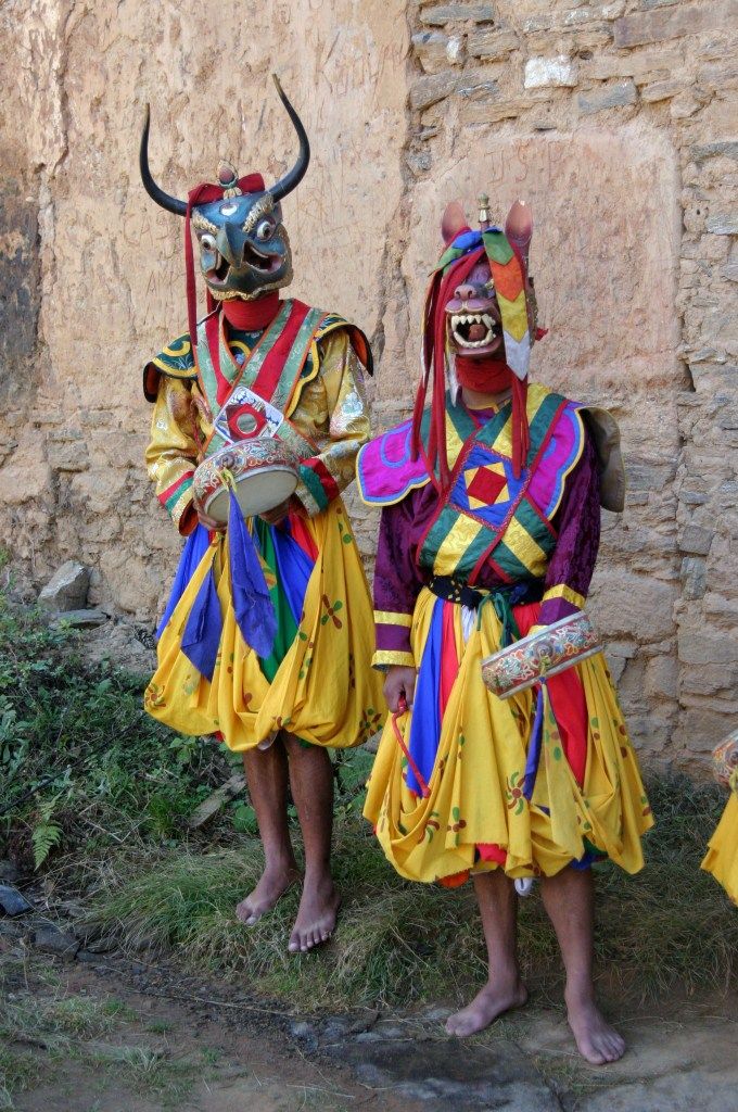 仮面舞踊とふくらはぎ : ブータン・ダイアリー Bhutan Diary