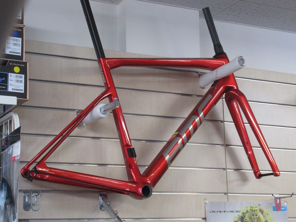 BMC SLR フレームセット 54サイズ プリズムレッド入荷しました : 自転車快適 BMC SLR フレームセット 54サイズ プリズムレッド入荷しました : 自転車快適