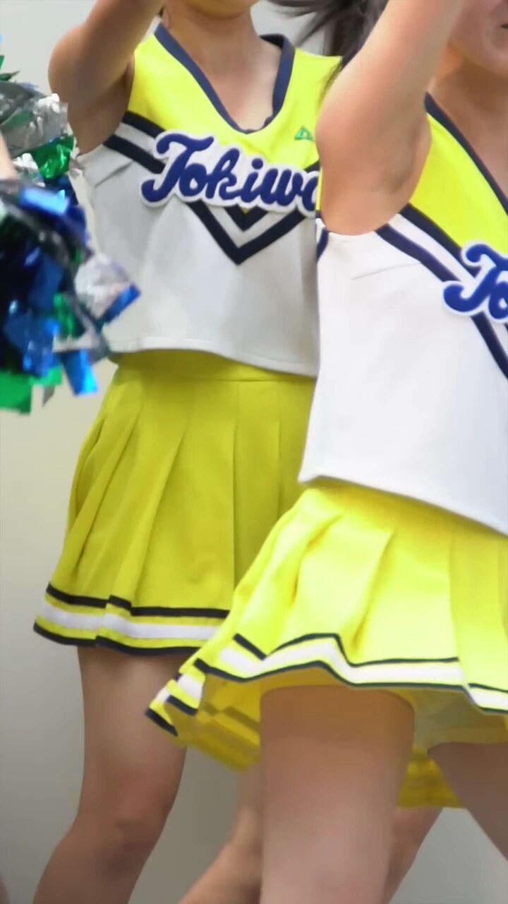 【動画】野球のチアガールさん、性的すぎて目のやり場に困るレベルwww