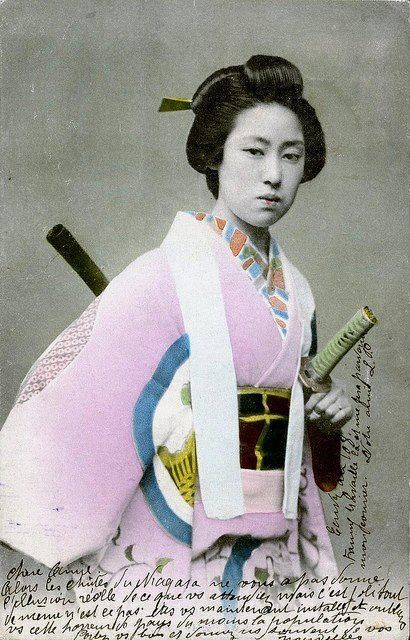 鎧と女性 写真で見る昔の日本 鎧と女性 写真で見る昔の日本