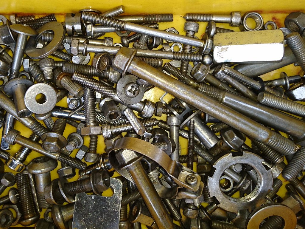 100均のクエン酸で錆びた工具やボルト類の錆落とし ずっと元気でバイクに乗ろう グラディウス400