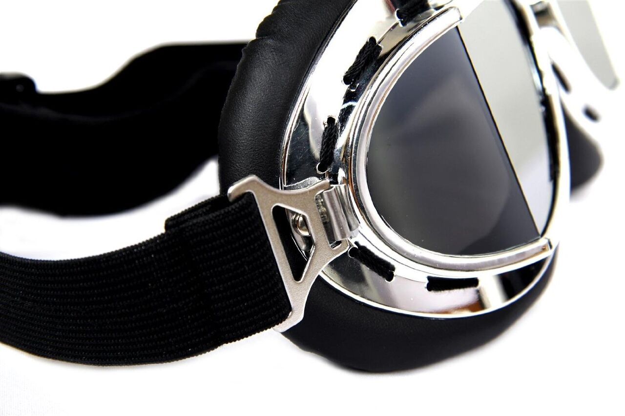 バイク乗りでコンタクトレンズしてる人おる？