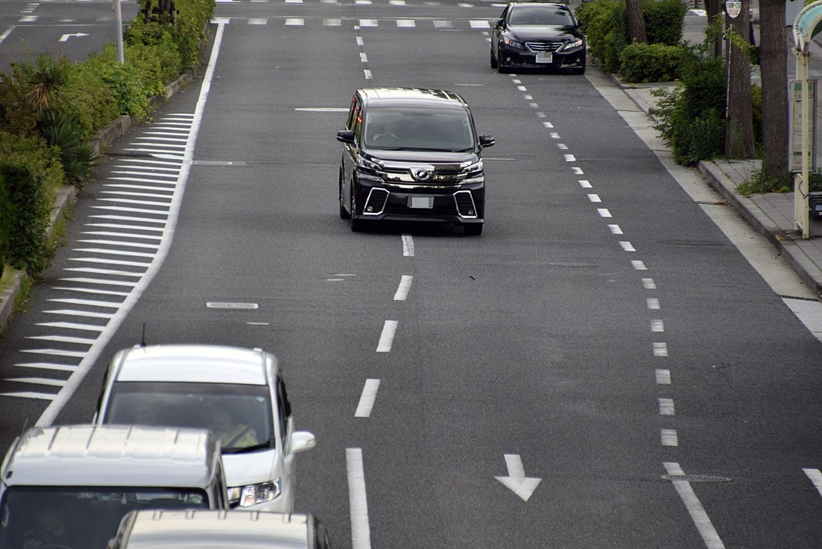 曲がるときウインカーつけない車多くね？