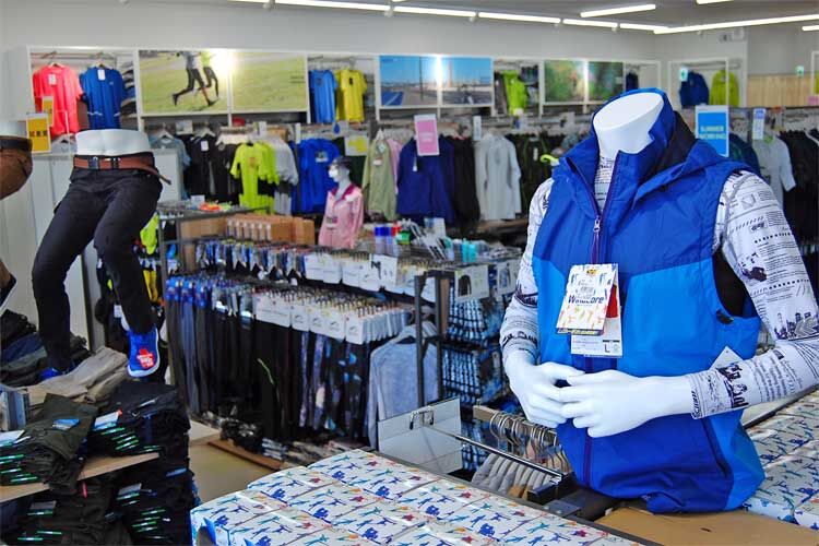 【悲報】ワークマン「既存の職人客離れ」…カジュアル路線に振りすぎた結果か？