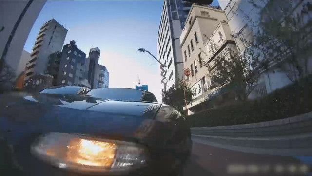 【動画】マツダ・ロードスターに乗った車カスがバイクを轢き逃げ…