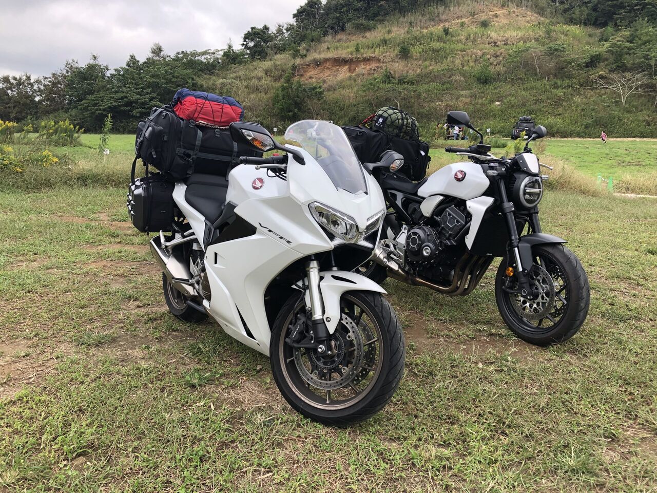 「バイクでキャンプ」楽しんでる友達が羨ましすぎる…
