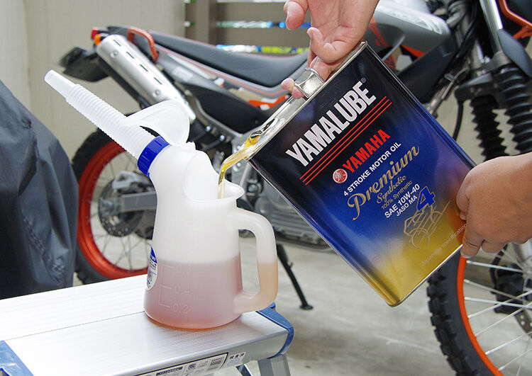 まさかバイクにクルマ用のエンジンオイルを入れてる馬鹿はおらんよな？