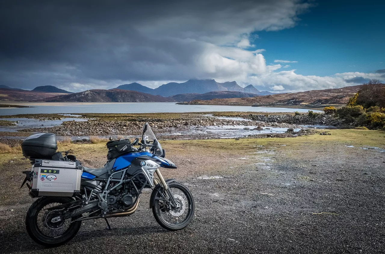 【衝撃】バイクで2300km運転してきたけど身体バキバキでワロタ