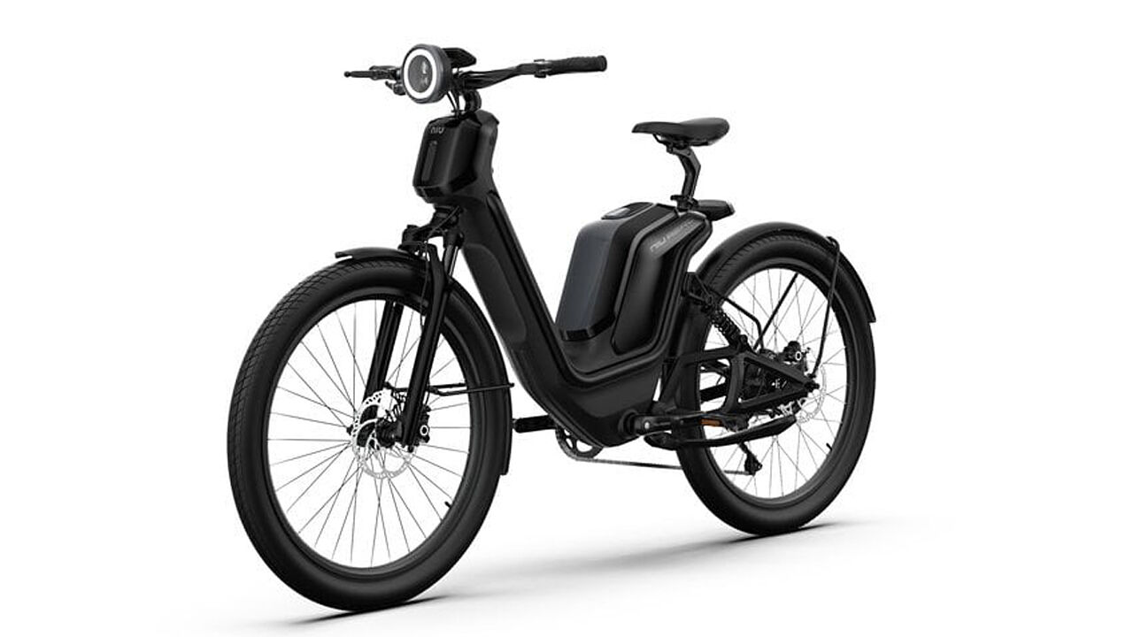 「自転車とバイク」切り替えて走行可能な電動モペットが登場！
