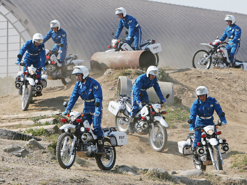地震とかあったら帰れなくなるの嫌だからってオフロードバイクで通勤してる同僚がいる