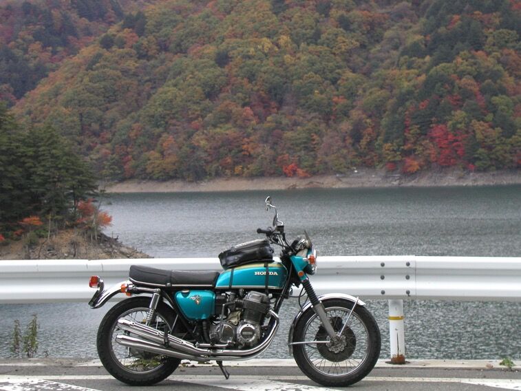 【悲報】バイク乗ったら人生変わるってワイに教えてくれた奴…