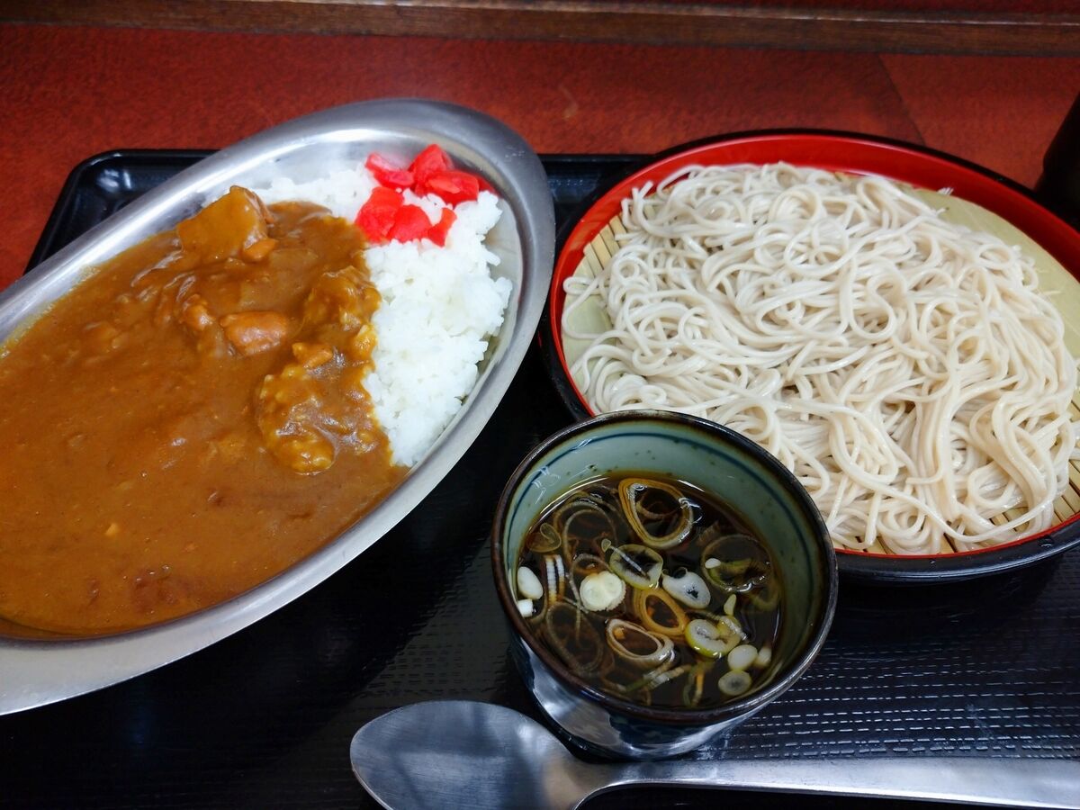 蕎麦屋のカレーを頼む奴って何者なんや？