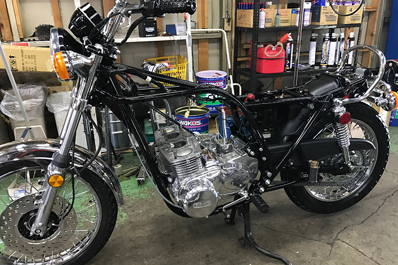 [悲報]バイク屋のワイ、旧車のパーツが尽き咽び泣く????