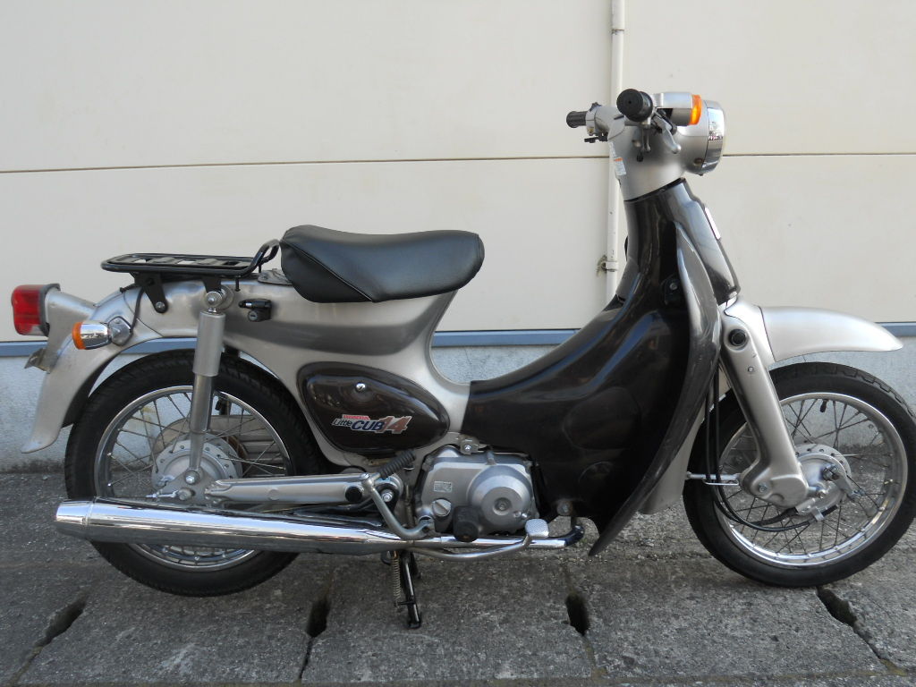 【画像】車の教習所通うのに原付免許とってバイクも貰った！