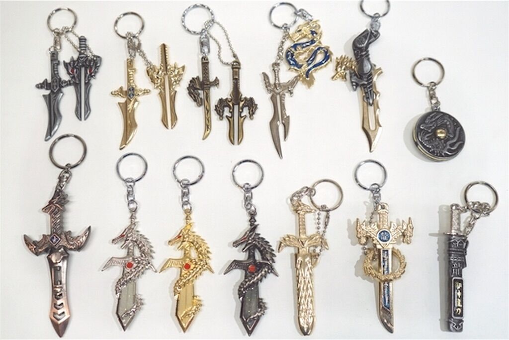 【あるある】サービスエリアに売ってる「剣のキーホルダー」持ってる奴