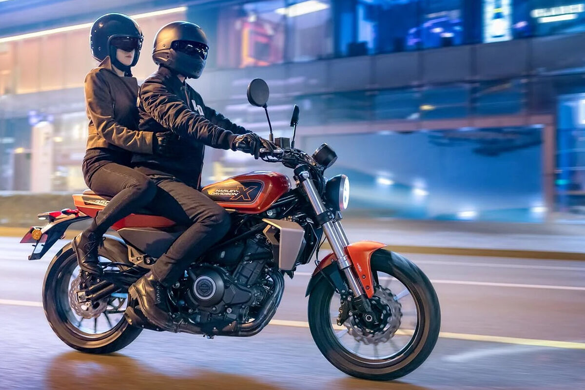 【クソ】飲食店従業員だがバイトの大学生がハーレーに乗ってる事が判明