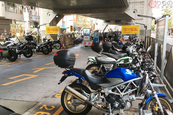 【悲報】東京、バイク置く場所が全くない…