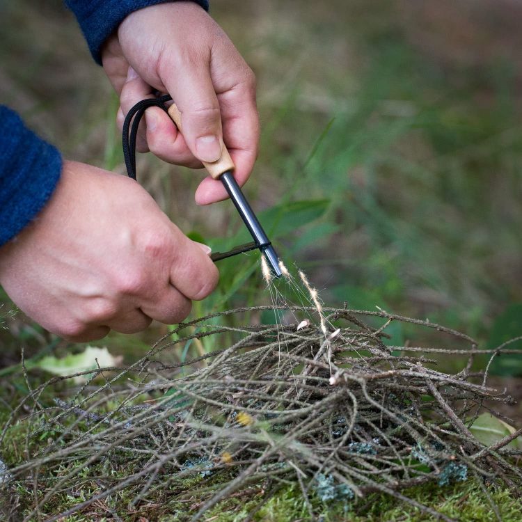 キャンプでファイアースターター使う意味って何？