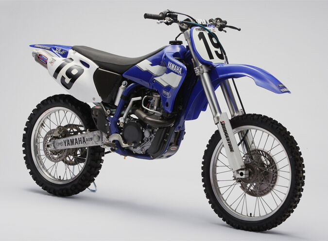 【YZ400F】大阪のバイカス「俺たち最強」まさかの競技用バイクで集団走行。ウイリー走行