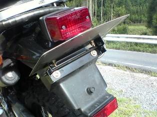 【埼玉】女子高生2人が襲う…原付バイクの男性を捕まえ暴行「ナンバーはね上げている」